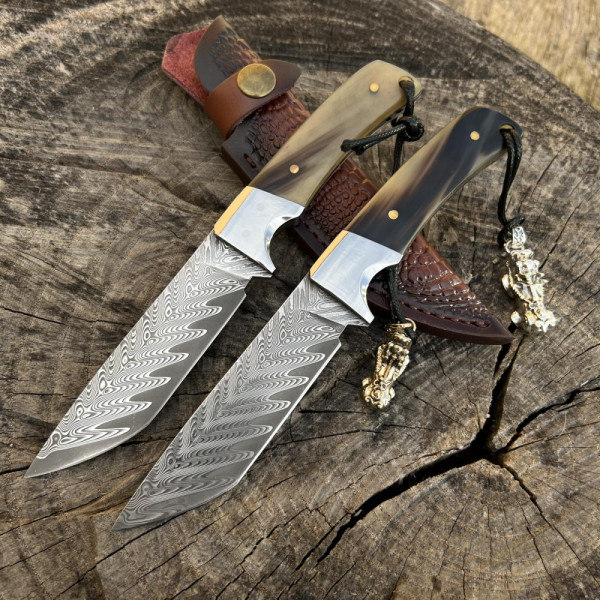 Висок клас ловен нож WILD BOAR DAMASKUS, дамаска стомана 69 слоя, кожена кания, ръчна изработка