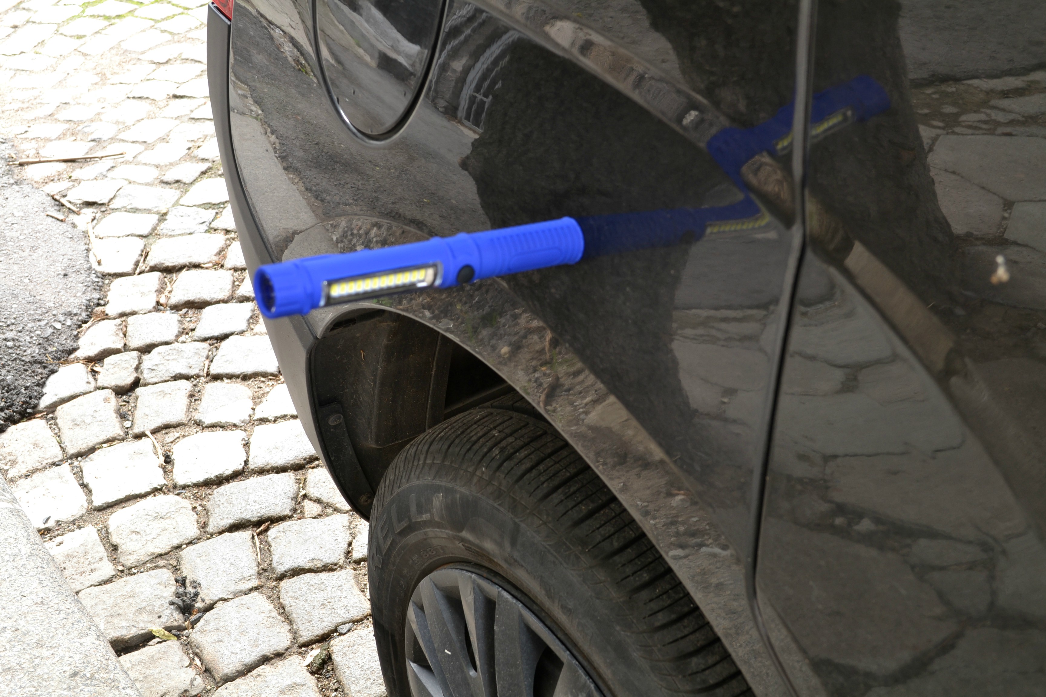 СУПЕР ПРОМО: магнитен LED фенер- писалка 2в1- компактен и самозалепващ се на метал