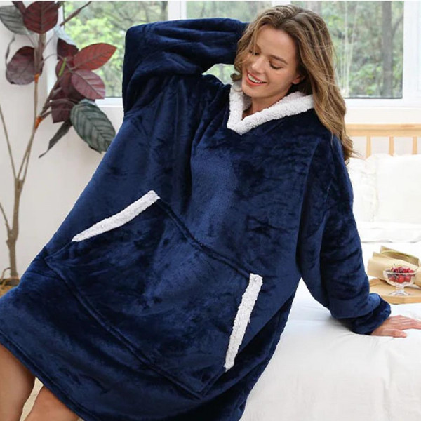 Плюшено пухкаво одеяло с ръкави и качулка ХУДИ - Huggle Hoodie BLUE