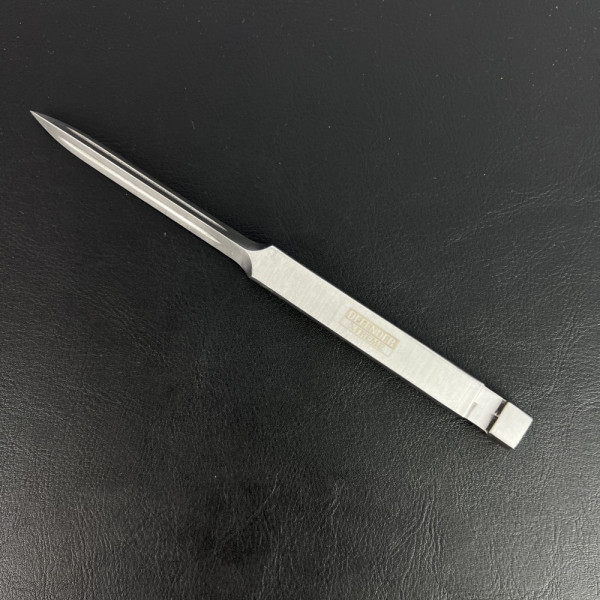 Уникален японски 3D дамаск ловен нож DRAGON JAP DAMASK, G10  69 слоя, ръчно шита и гравирана кания от телешки бланк