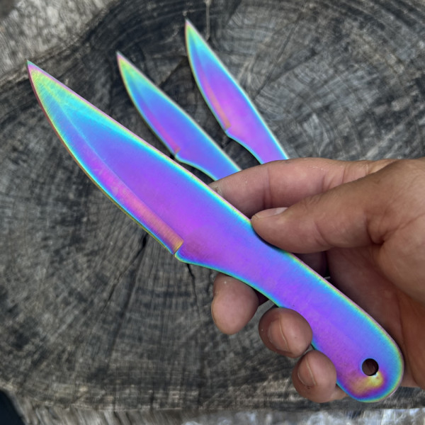 Три ножа за хвърляне RAINBOW KNIVES, свят хамелеон, каллъф за носене на колан, шурикени