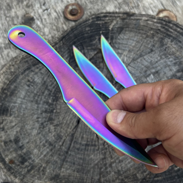 Три ножа за хвърляне RAINBOW KNIVES, свят хамелеон, каллъф за носене на колан, шурикени