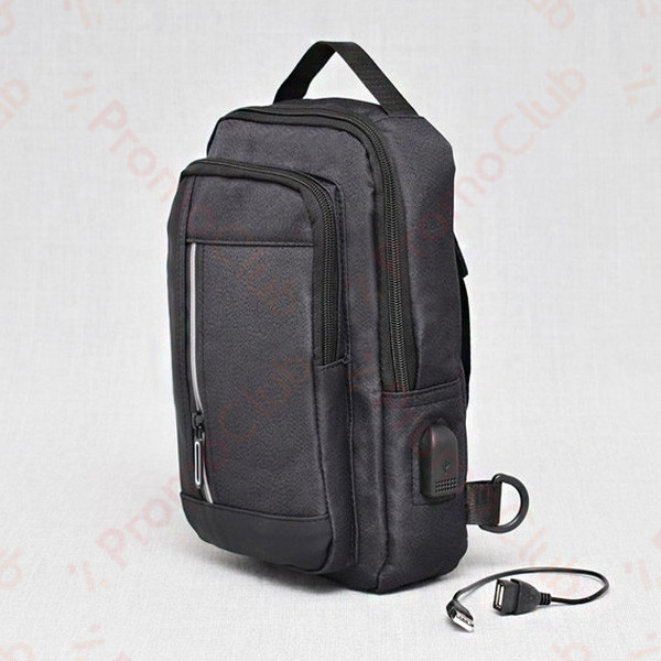 Спортна мъжка чанта с USB порт и кабел за зареждане - PRACTICAL BLACK 06806