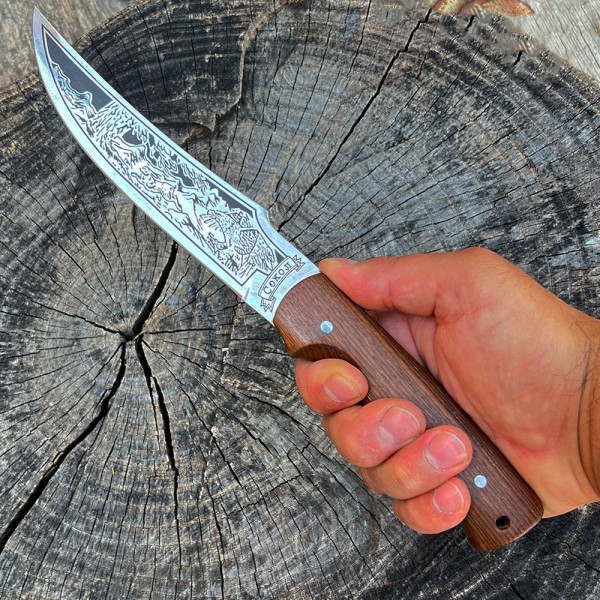 Голям и олекотен ловен нож СОКОЛ, фултанг стомана 420, дръжка орех, изрисувано острие