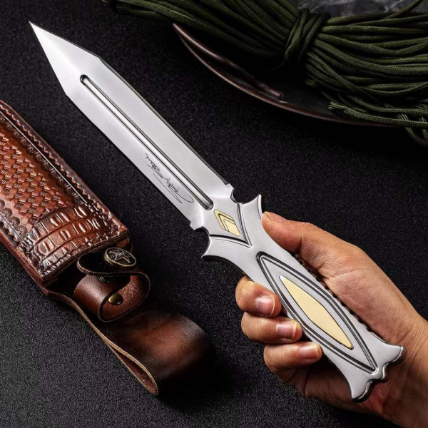 ULTIMATE IMPEROR STAR - бутиков японски двуостър ултра нож, стомана VG10,  ръчна изработка с гравирана кания от телешка кожа