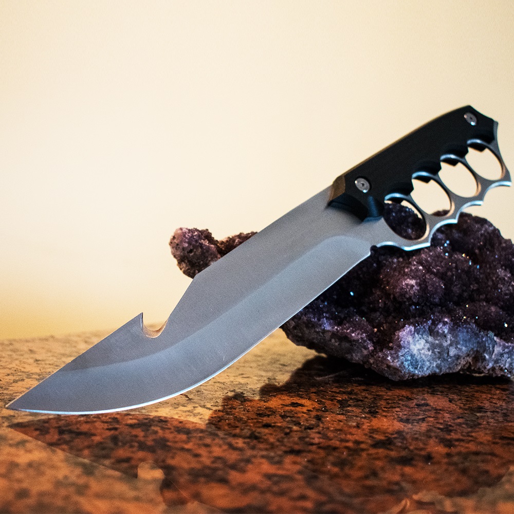 Голям ловно-тактически нож HRZ X10 със затворен предпазител за пръсти, канал и кания винил