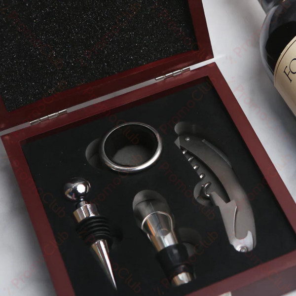 Луксозен подаръчен комплект за вино в стилна дървена кутия с 4 инструмента H004-1