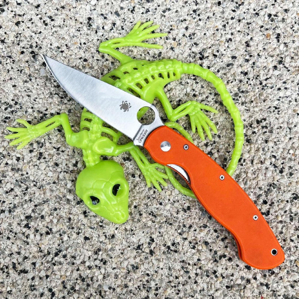 Сгъваем супер нож SPYDERCO CPM S30V ORANGE G10 дръжка, подаръчна кутия, BF22