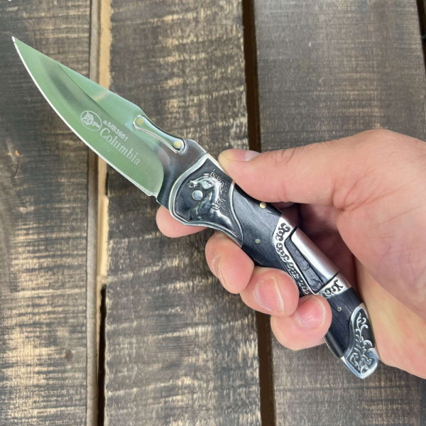 Сгъваем ловен нож Columbia MB3951 BLACK, стомана 440, гравирана дръжка и подаръчна кутия