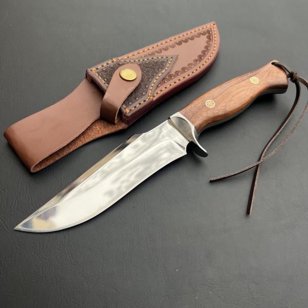 Масивен ловен нож DER HUNT WOOD, FULL TANG лагерна стомана GCR15, твърдост 61-62 HRc, кожена кания телешки бланк