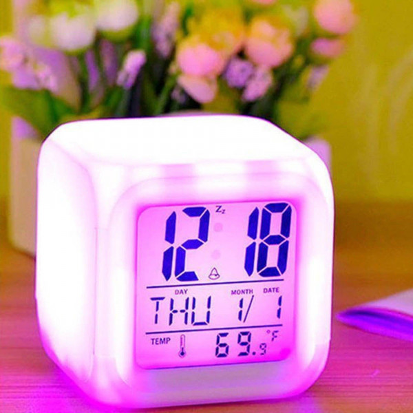 Светещ LED часовник с CUBE с различни цветове и множество функции функции, BF23