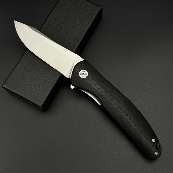 Масивен полуавтоматичен сгъваем нож HUNTER BL-152, стомана D2, дръжка G10