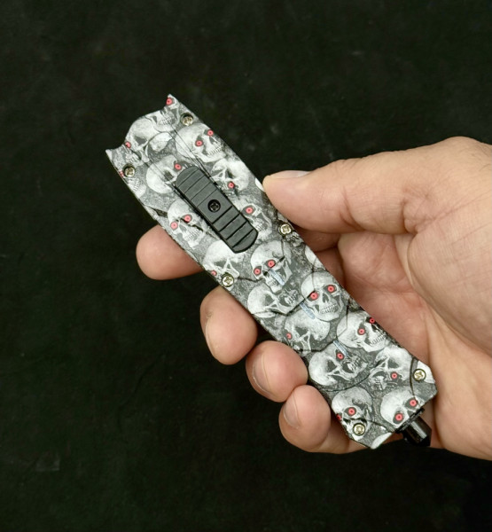 Автоматичен  двуостър нож за самозащита BENCHMADE WHITE SKULL,  стомана D2