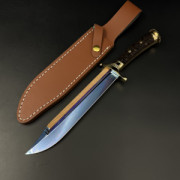 Огромен трофеен нож TERMINATOR, многокомпонентно острие и дръжка, гард и тапа отполиран месинг, кожена кания от телешки бланк