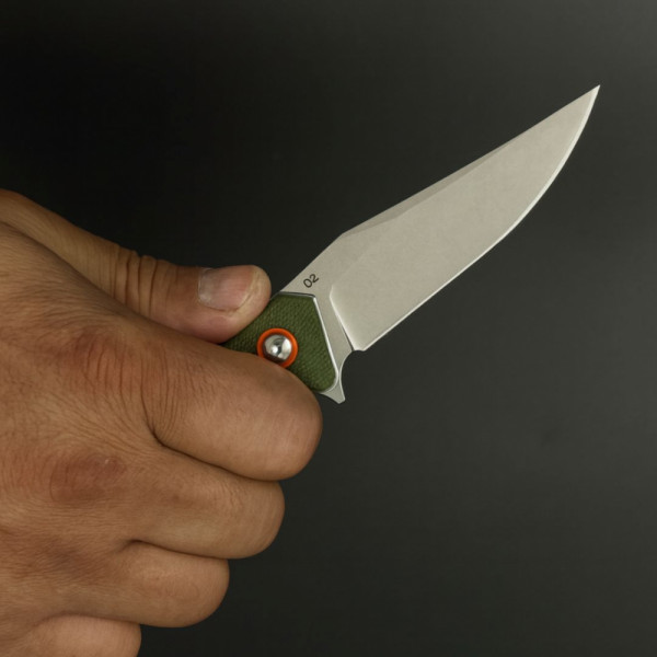 Полуавтоматичен сгъваем нож SABOTAGE GREEN с палец за отваряне, стомана D2, дръжка G10, кутия