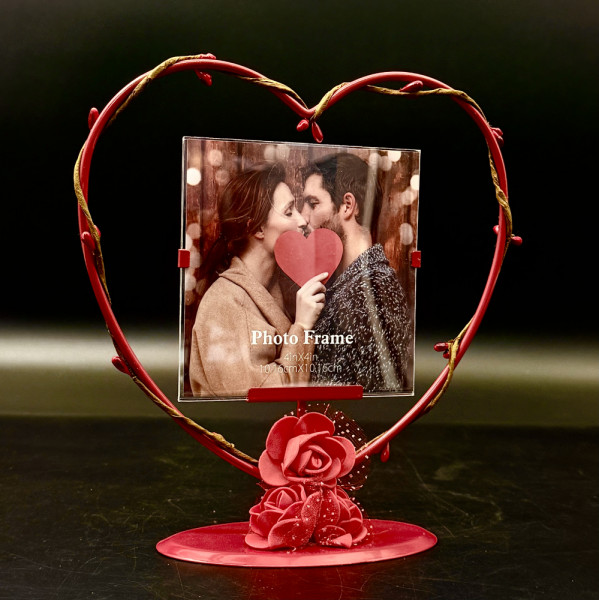 Романтична стойка сърце за снимка в плексиглас. Красив и романтичен подарък