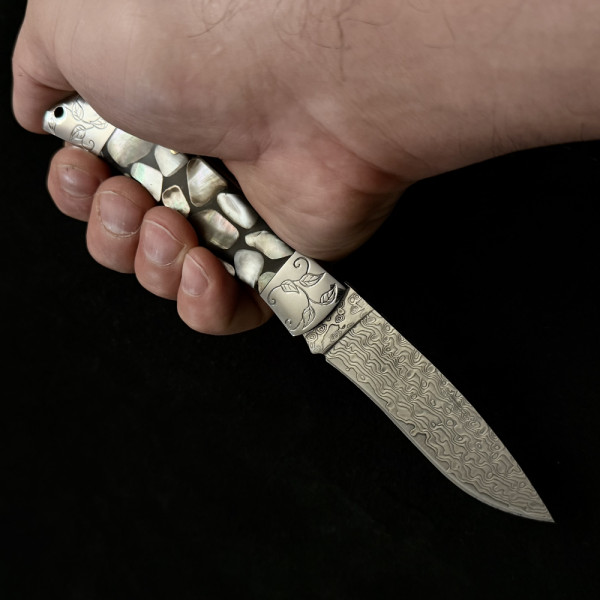 Сгъваем немски ловен нож Der HUNT МК-11 PEARL, дамаска стомана VG10/69L, седефена дръжка