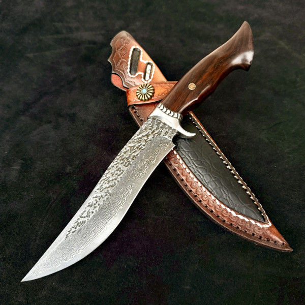 Qпонски ловен нож NIKASHI ORIENT DAMASKUS, дамаска стомана VG10/96 слоя, дръжка махагон, кожена кания