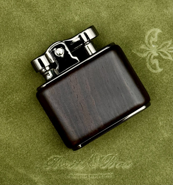 🔥 Луксозна абаносова бензинова запалка HONEST WOOD VINTAGE с 3 камъчета в комплекта, подаръчна кутия